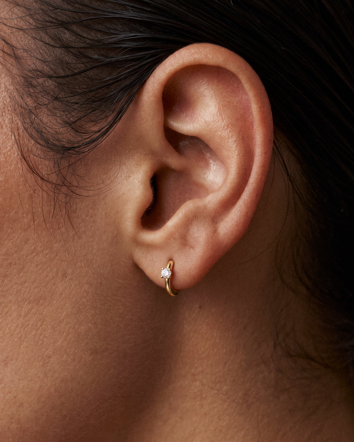 Classic Solitaire Huggie Hoops