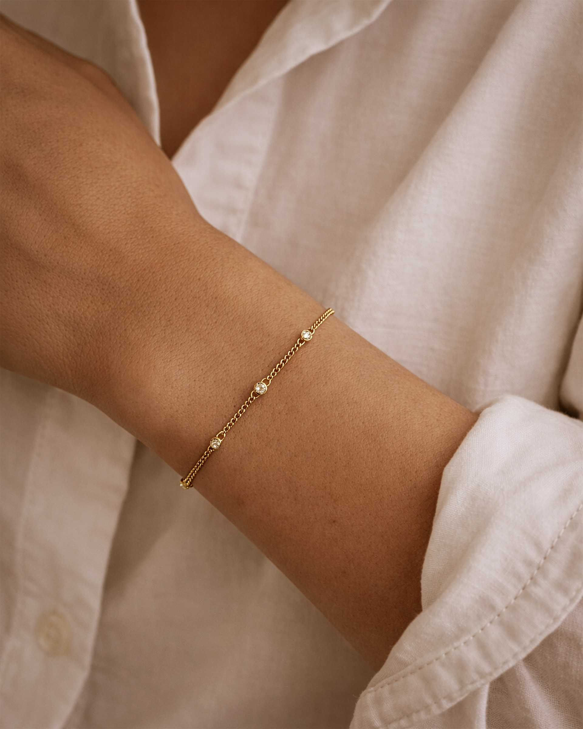 Curb Chain 5-Bezel Bracelet in Gold — alternate view