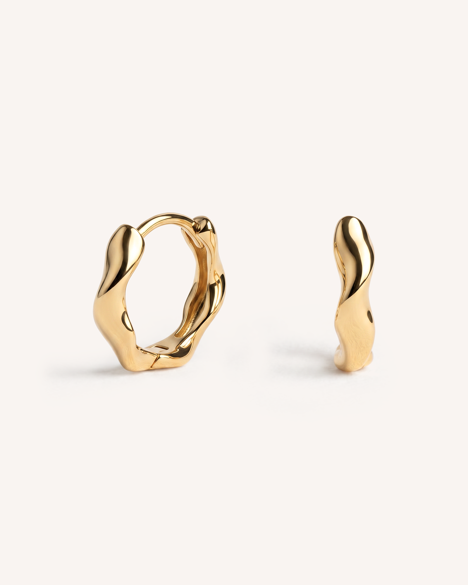 Wavy Hoops in Gold