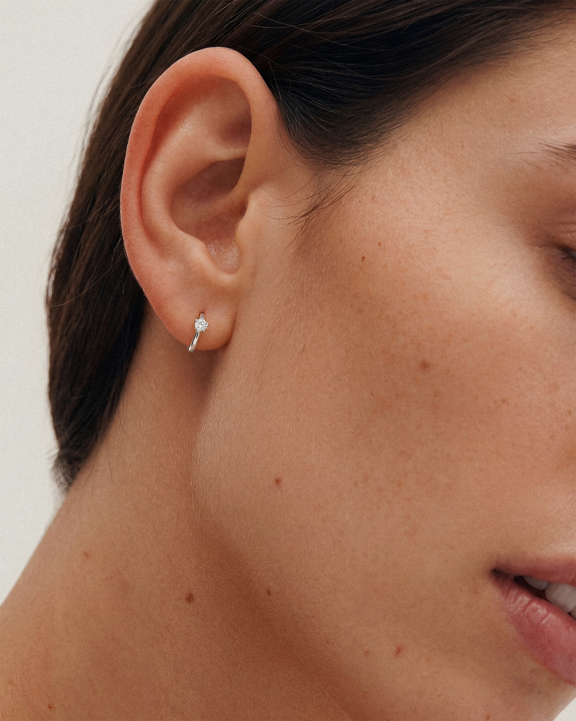 Solitaire Huggie Hoops