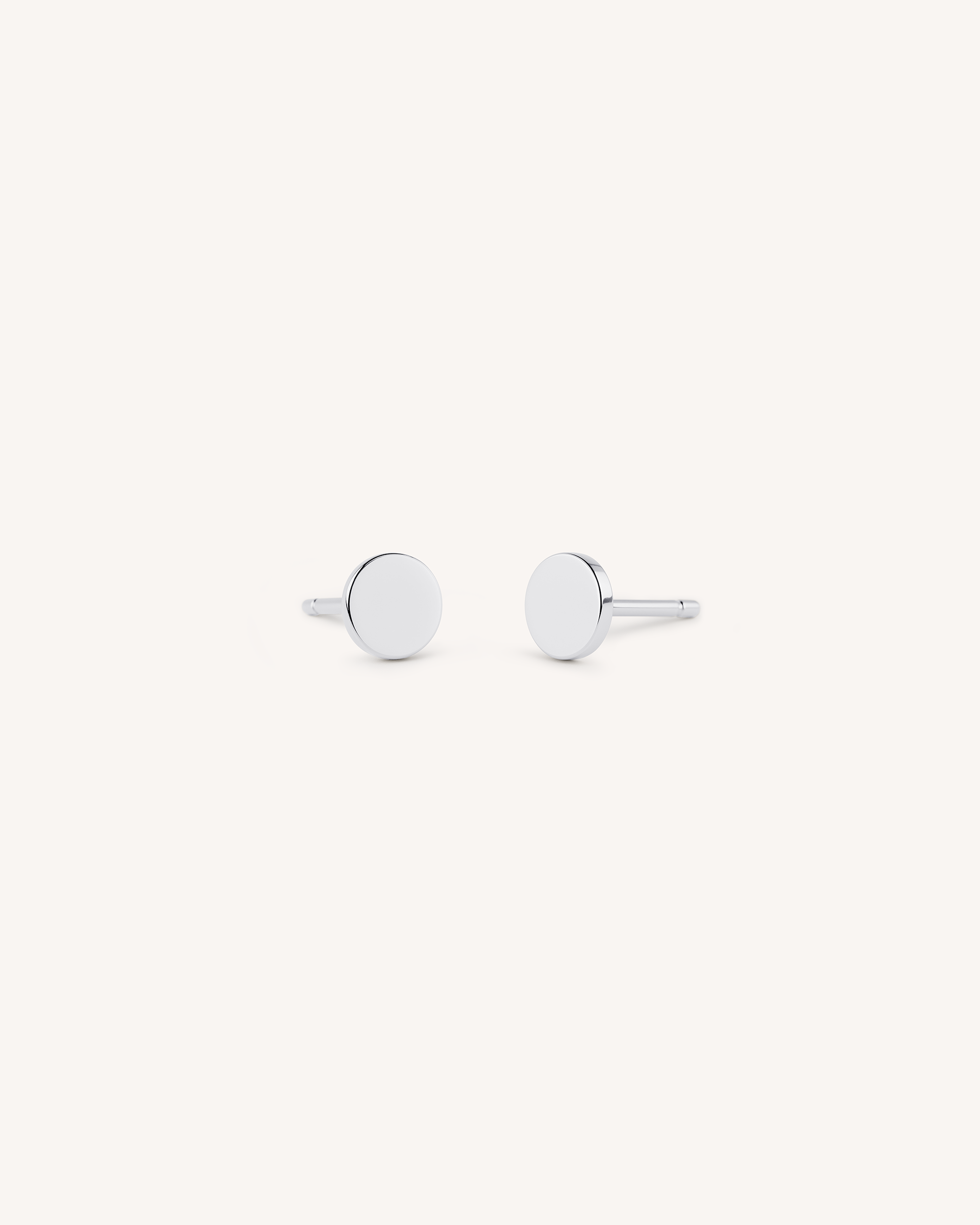 Dot Studs 4mm in Silver