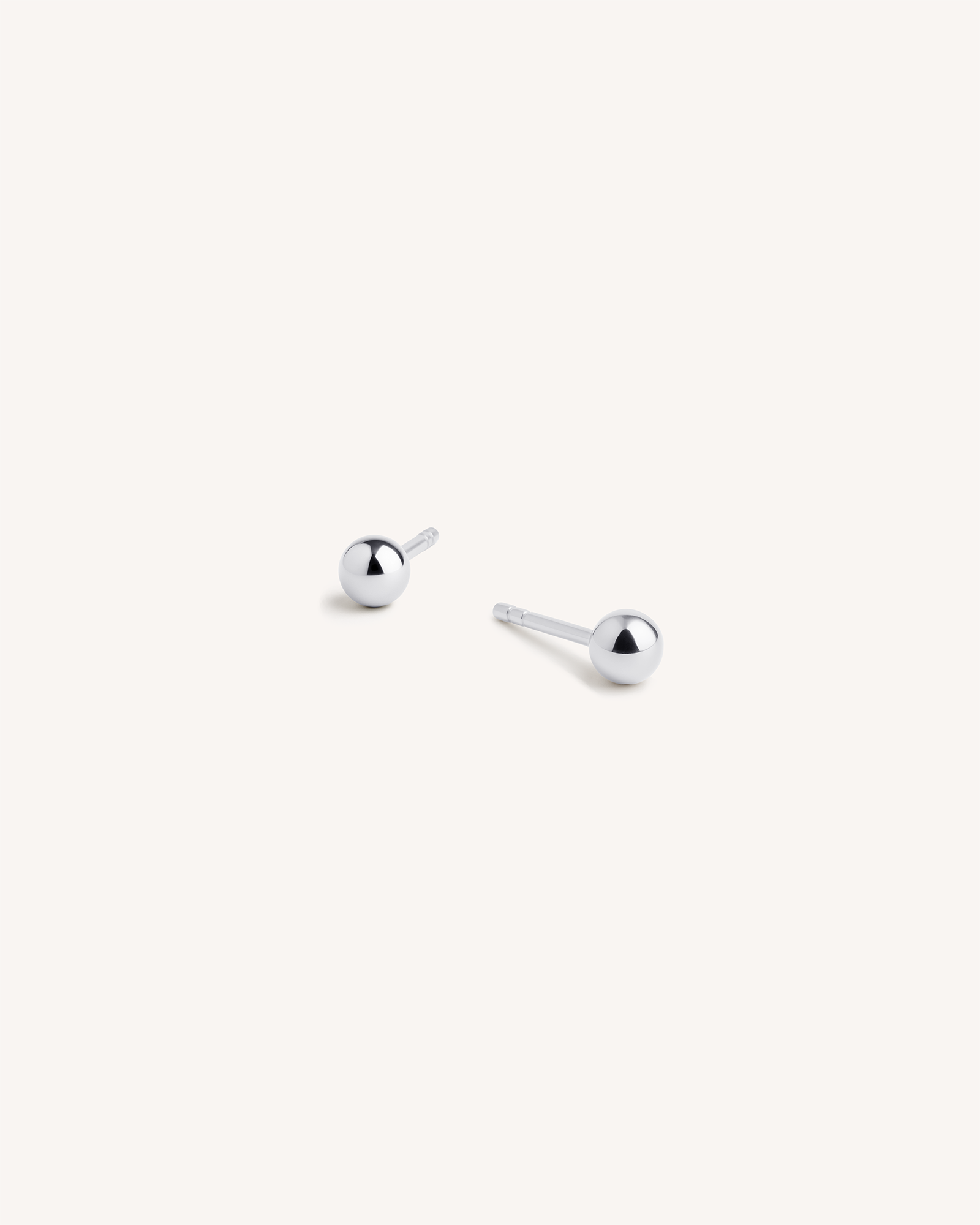 Simple Ball Studs 4mm in Silver