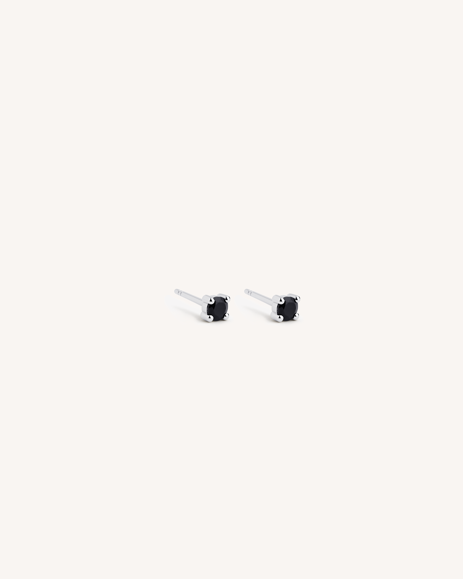Solitaire Studs 2.5mm in Silver — Onyx