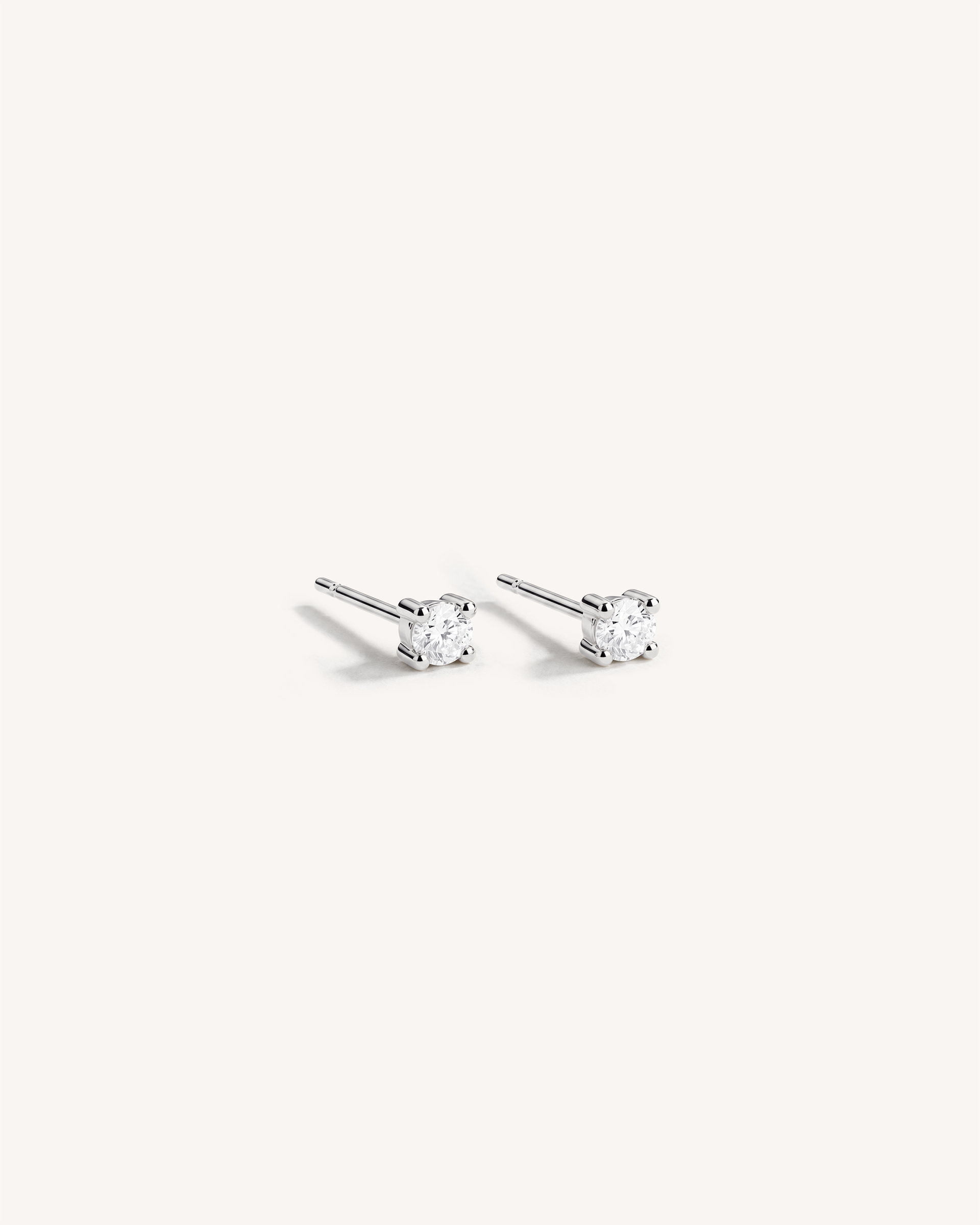 Solitaire Studs 2.5mm in Silver — Crystal